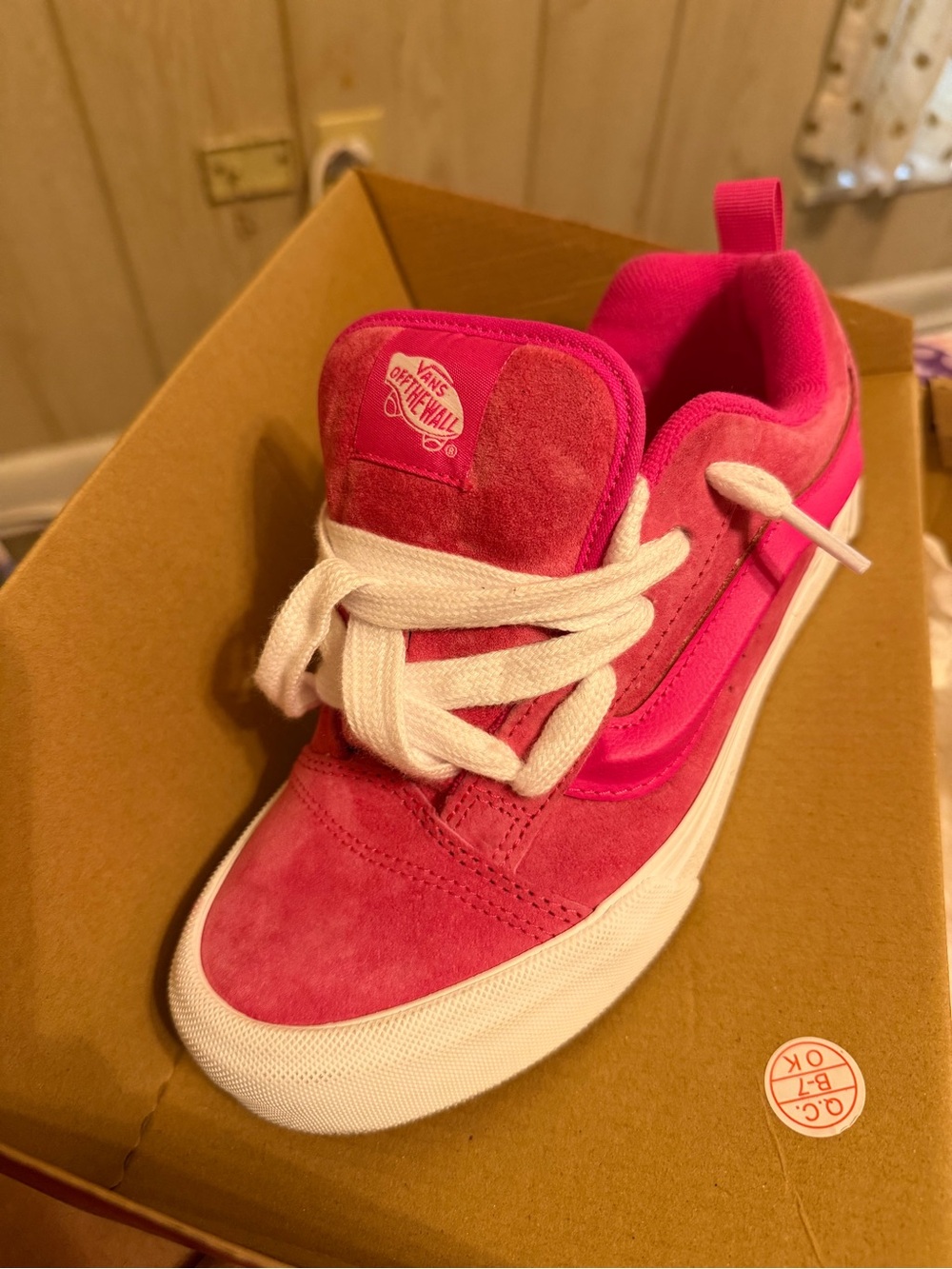 Vans Women’s Hot Pink Low-Top Skate Sneakers